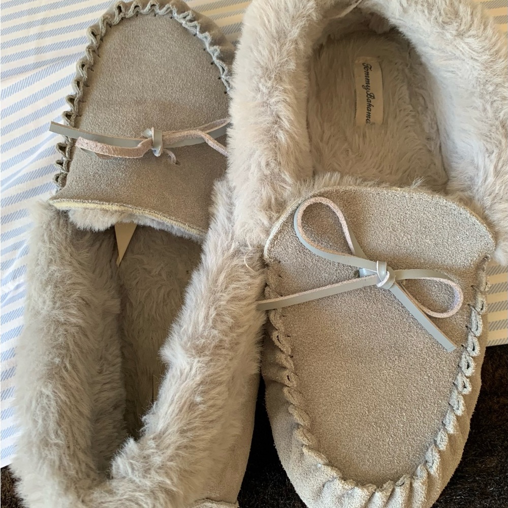 TOMMY BAHAMA SLIPPER. Women’s Size . 9 - Picture 2 of 4